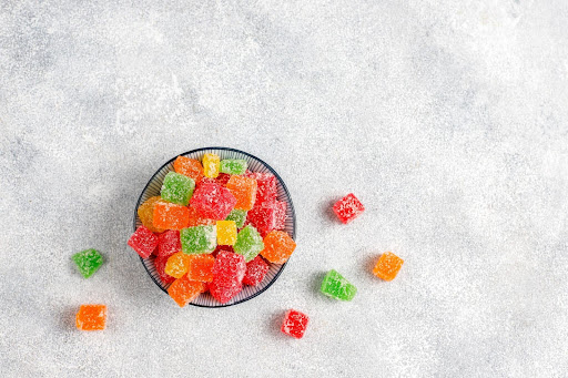 CBD Gummies vs Oil: Choosing Best For Your Daily Well-Being (2024)